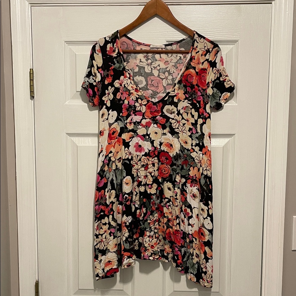 Cherish Black Floral V-Neck T-shirt Dress Medium